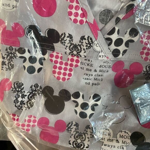 Disney Minnie Pink and Black Scrub Top Women’s Large New - Picture 10 of 12